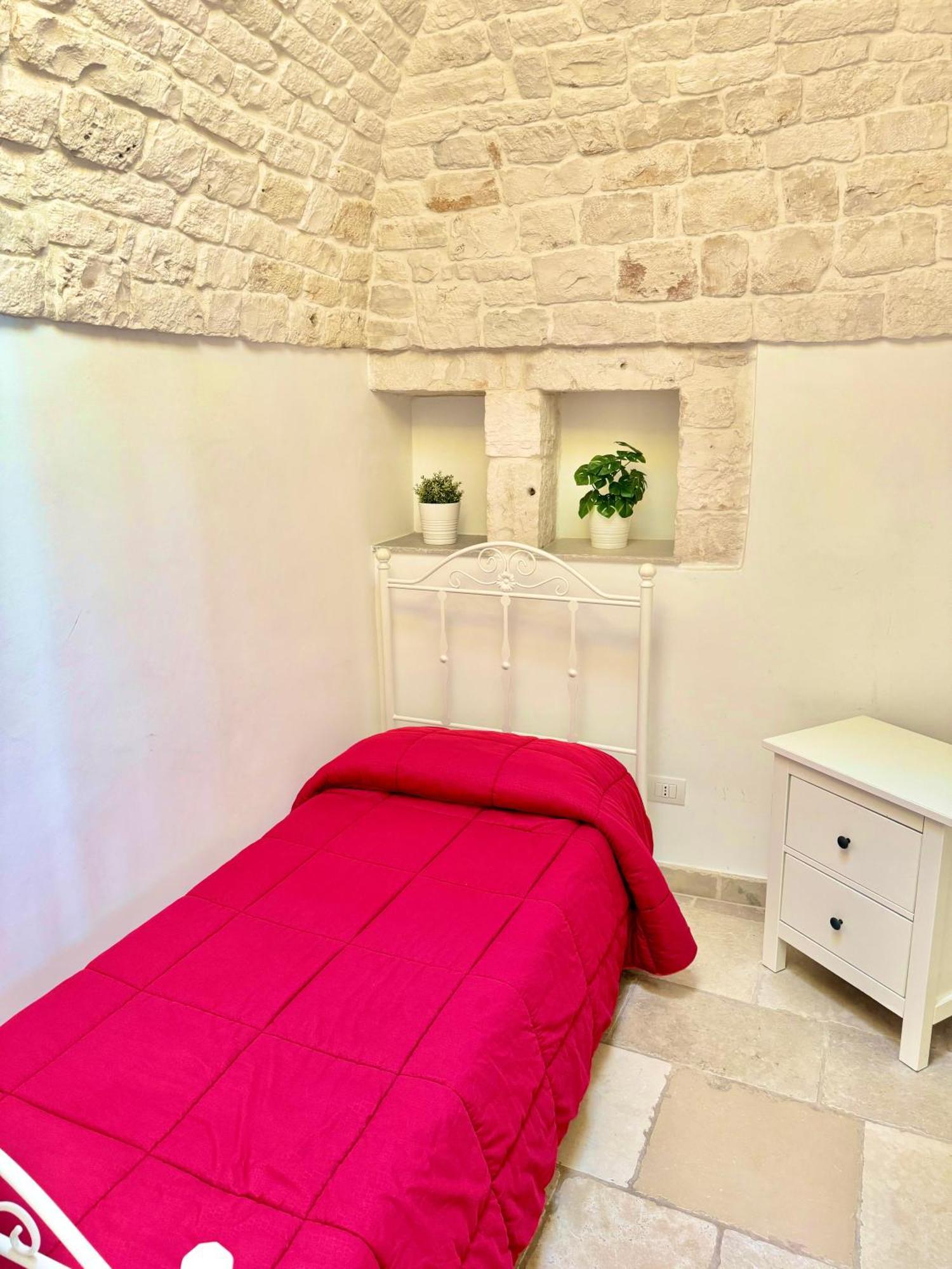 Trulli Moon Villa Алберобело Стая снимка