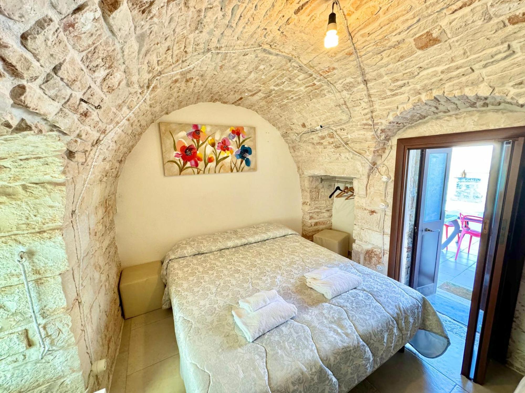 Trulli Moon Villa Алберобело Стая снимка
