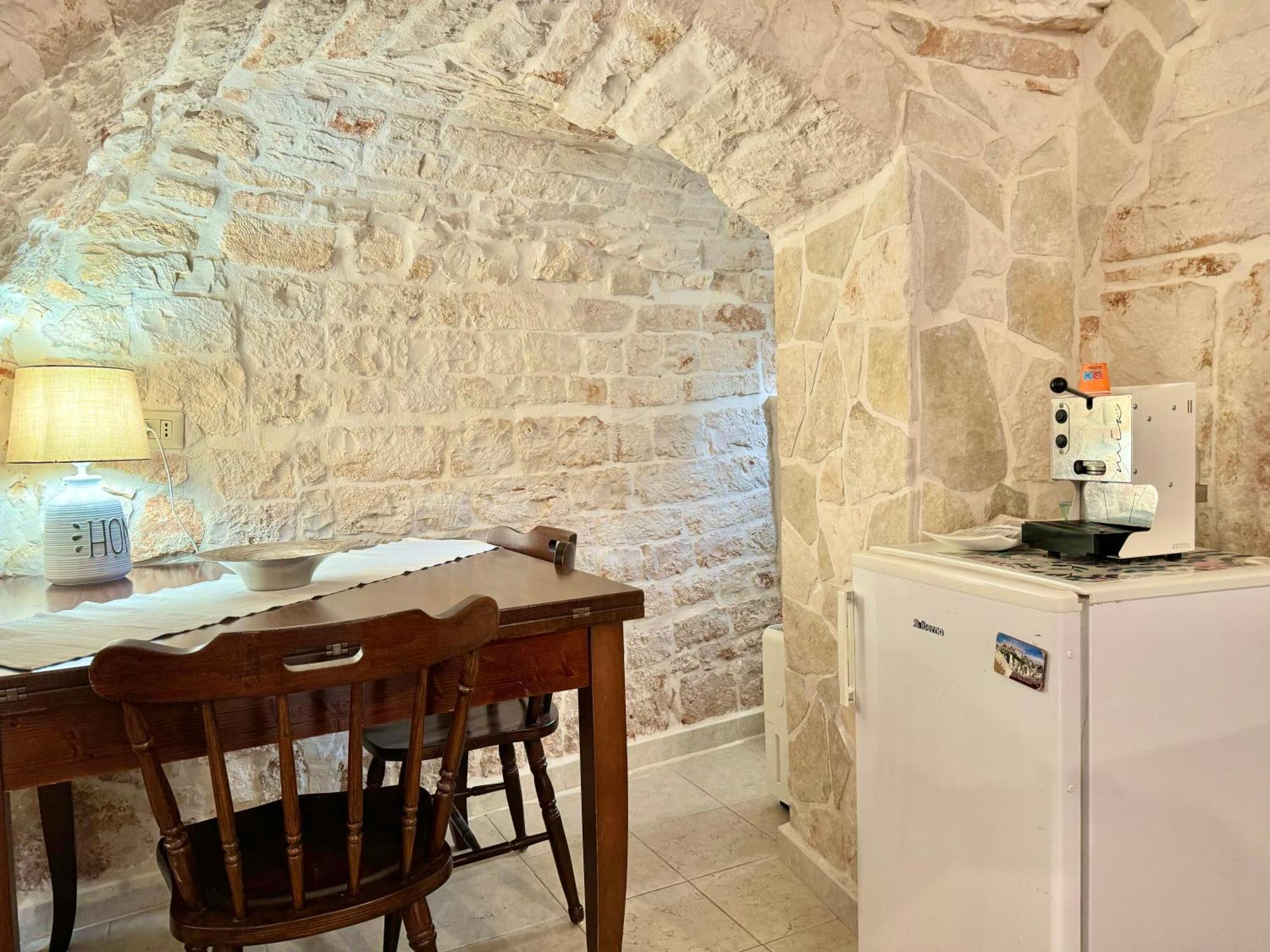 Trulli Moon Villa Алберобело Стая снимка